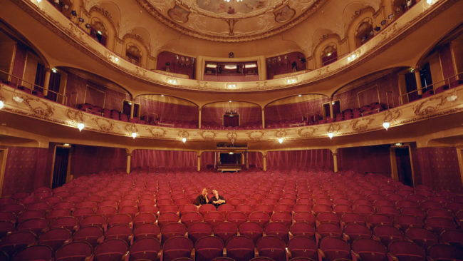 Made in Europe - aflevering 3 : Dimitri met Ibsen-actrice Juni Dahr in het Nationaal Theater in Oslo - (c) Reinier van Brummelen