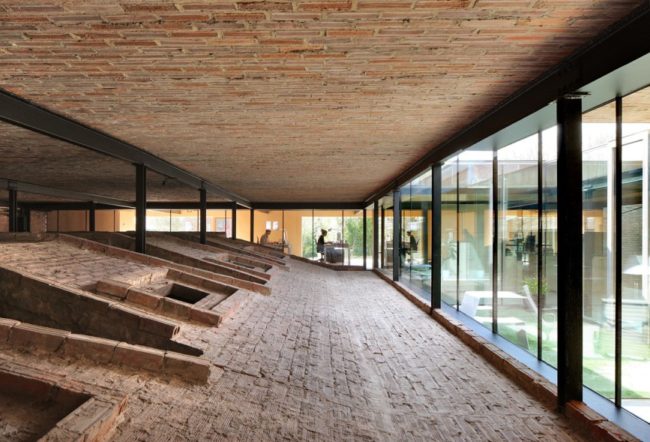 Reconversie van steenbakkerij tot woning en kantoor, Lezze architecten (Foto: Filip Dujardin)